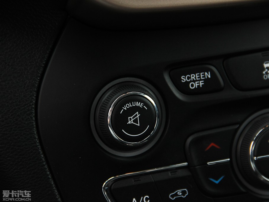 2014�����ɹ�(�M��) 2.4L ���A��