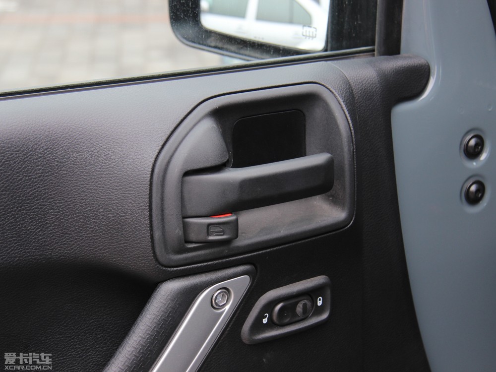 2014R 2.8TD T Sahara