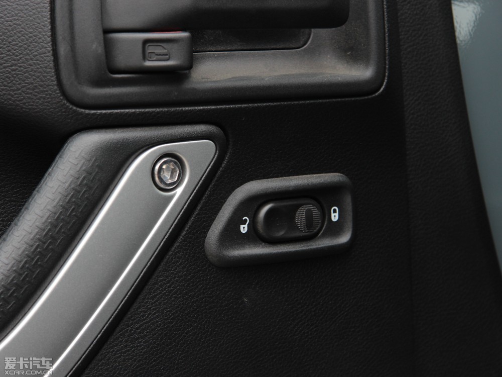 2014R 2.8TD T Sahara