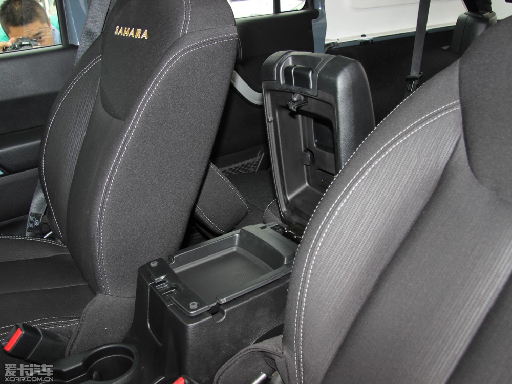 2014R 2.8TD T Sahara