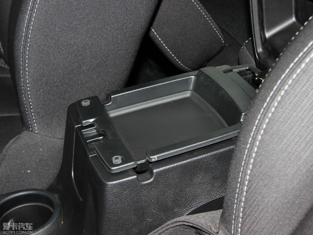 2014R 2.8TD T Sahara