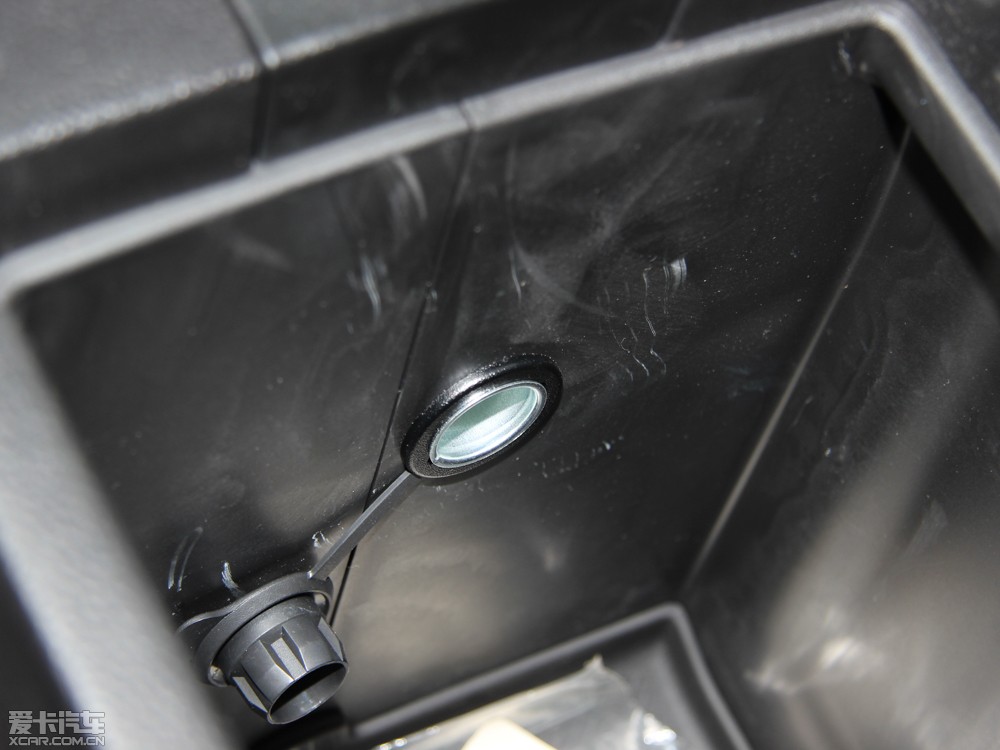 2014R 2.8TD T Sahara