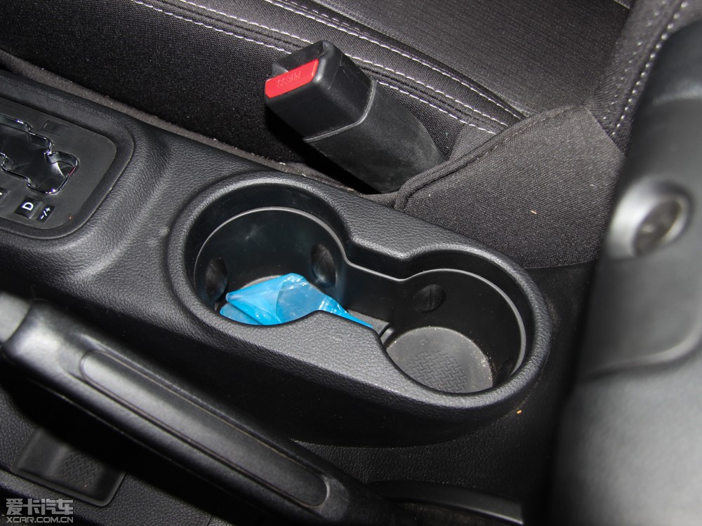 2014R 2.8TD T Sahara