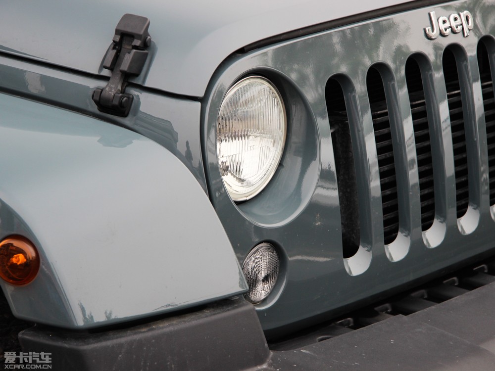 2014R 2.8TD T Sahara