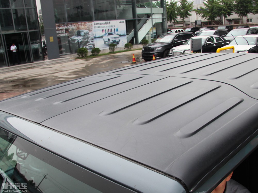 2014R 2.8TD T Sahara