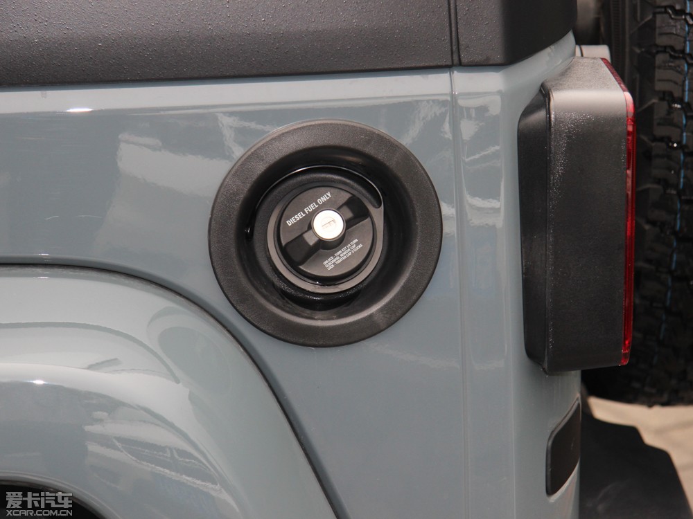 2014R 2.8TD T Sahara