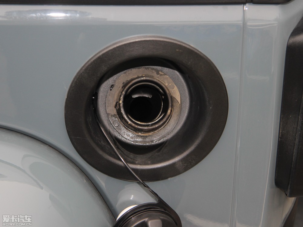 2014R 2.8TD T Sahara