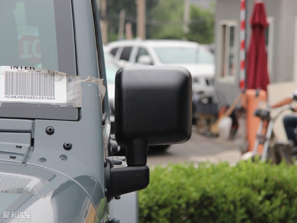 2014R 2.8TD T Sahara