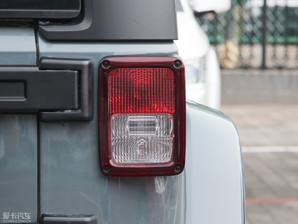 2014R 2.8TD T Sahara