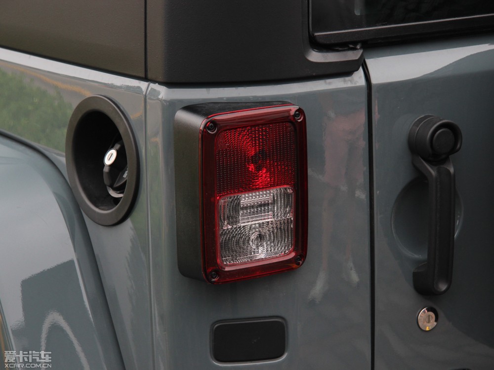 2014R 2.8TD T Sahara