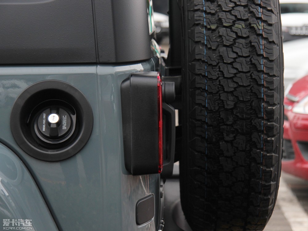 2014R 2.8TD T Sahara