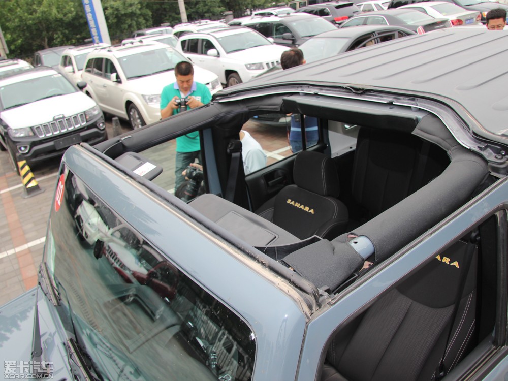 2014R 2.8TD T Sahara