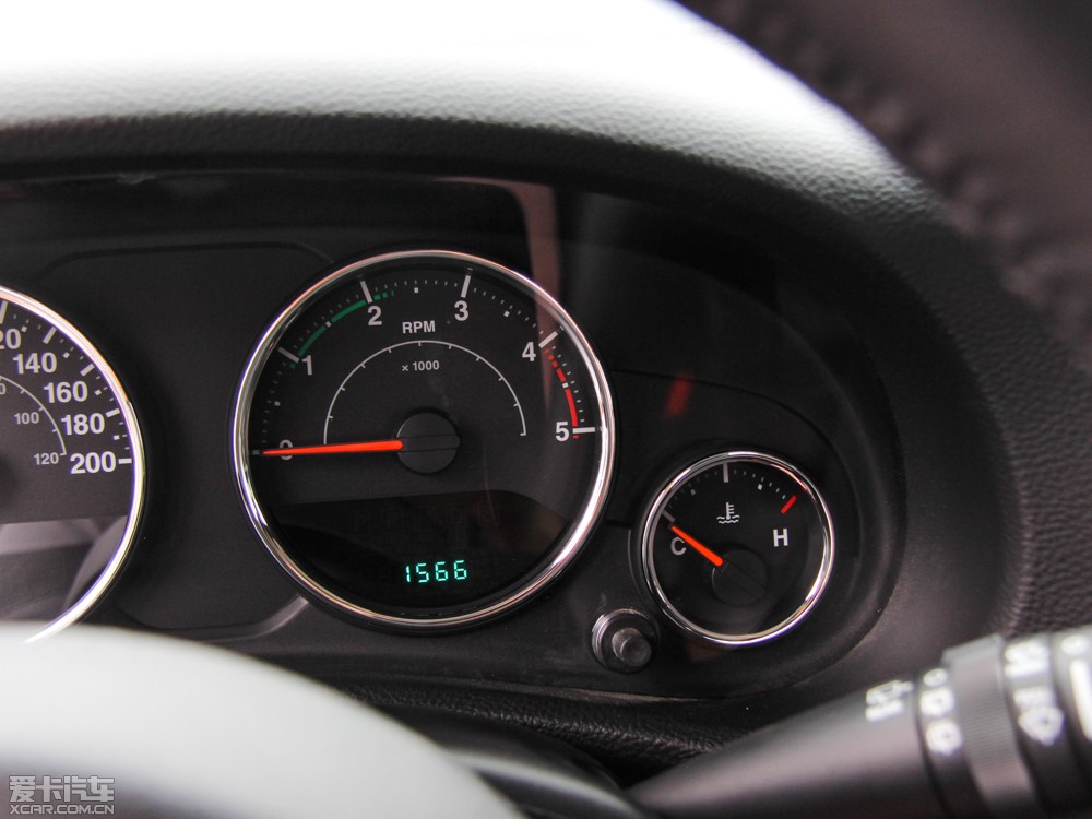 2014R 2.8TD T Sahara