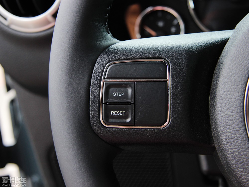 2014R 2.8TD T Sahara