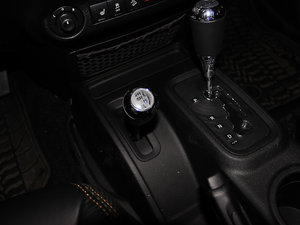 2014款3.6L 龙腾典藏版 中控区