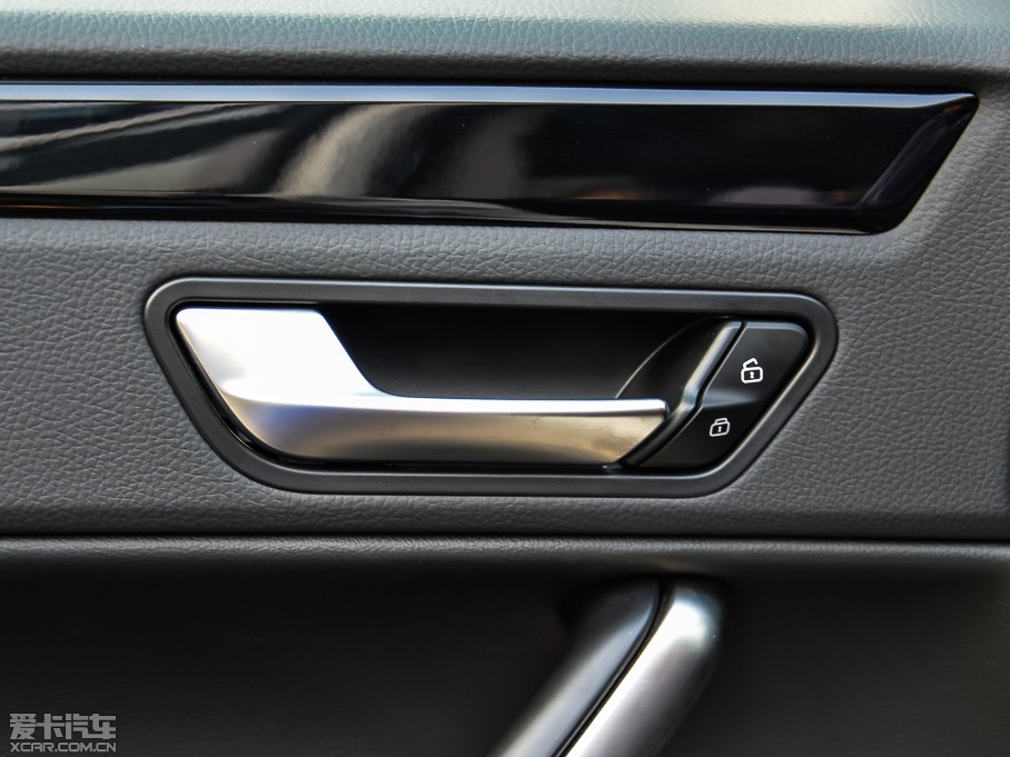 2015���^��3����SUV 1.6T �քӐ�����