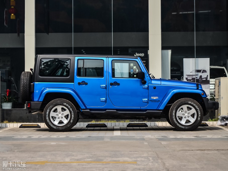 2015R 2.8TD T Sahara