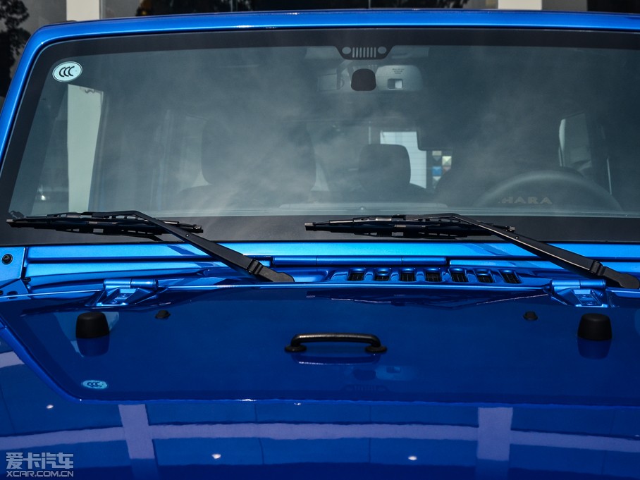 2015R 2.8TD T Sahara