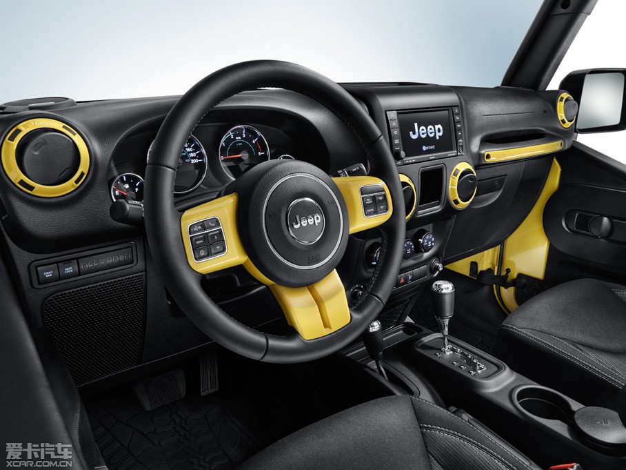 2015�����R�� Rubicon Rocks Star�؄e��