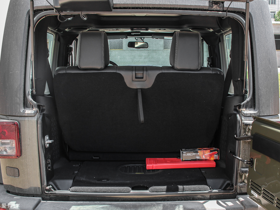 2015R 3.6L T Rubicon