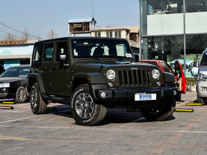 2015款3.0L 四门版 Sahara 整体外观