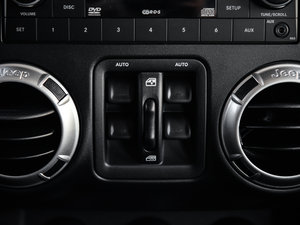 20153.0L T Sahara п؅^(q)