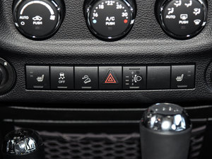 20153.0L T Sahara п؅^(q)