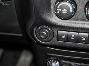 20153.0L T Sahara п؅^(q)