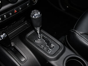 20153.0L T Sahara п؅^(q)