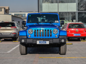 2015款3.0L 四门版 Sahara 正前