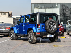 2015款3.0L 四门版 Sahara 左后45度