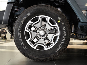 20153.0L T Sahara (x)(ji)^