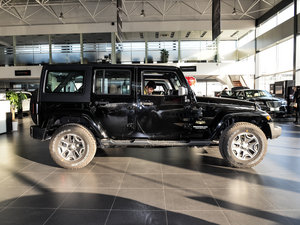 20153.0L T Sahara w^