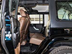 20153.0L T Sahara ſg