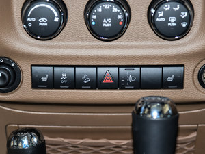 20153.0L T Sahara п؅^