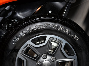 2015款3.0L 四门舒享版 Sahara 轮胎品牌