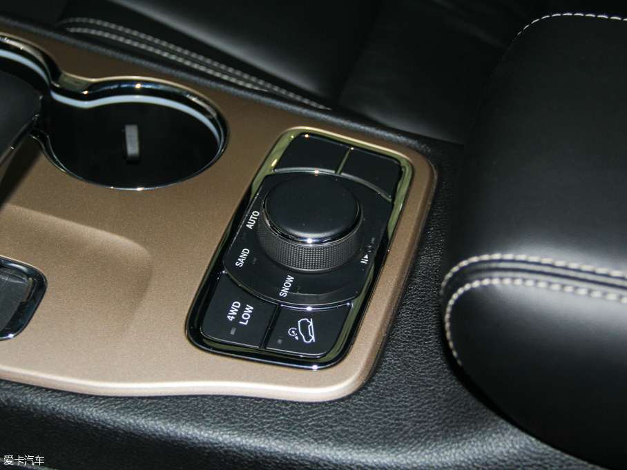 2015������Z��(�M��) 3.0L ���팧����