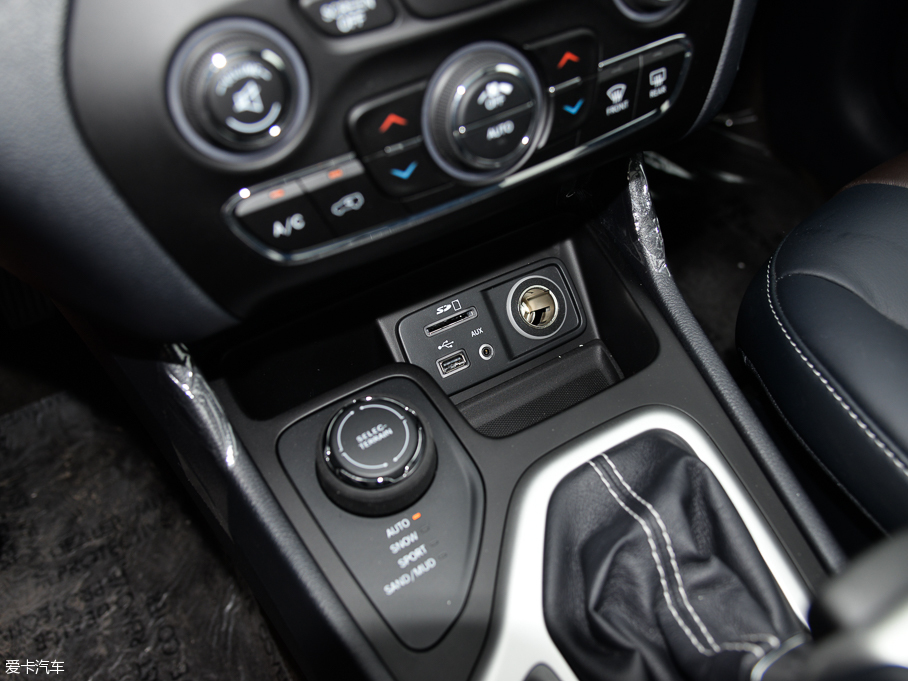 2015�����ɹ�(�M(j��n)��) 2.4L ��Ӣ��