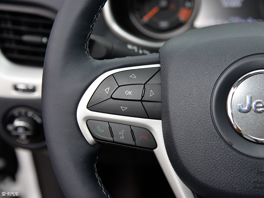 2015�����ɹ�(�M��) 2.4L ��Ӣ��