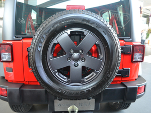 2017款3.6L Rubicon Recon十年限量珍藏版 备胎