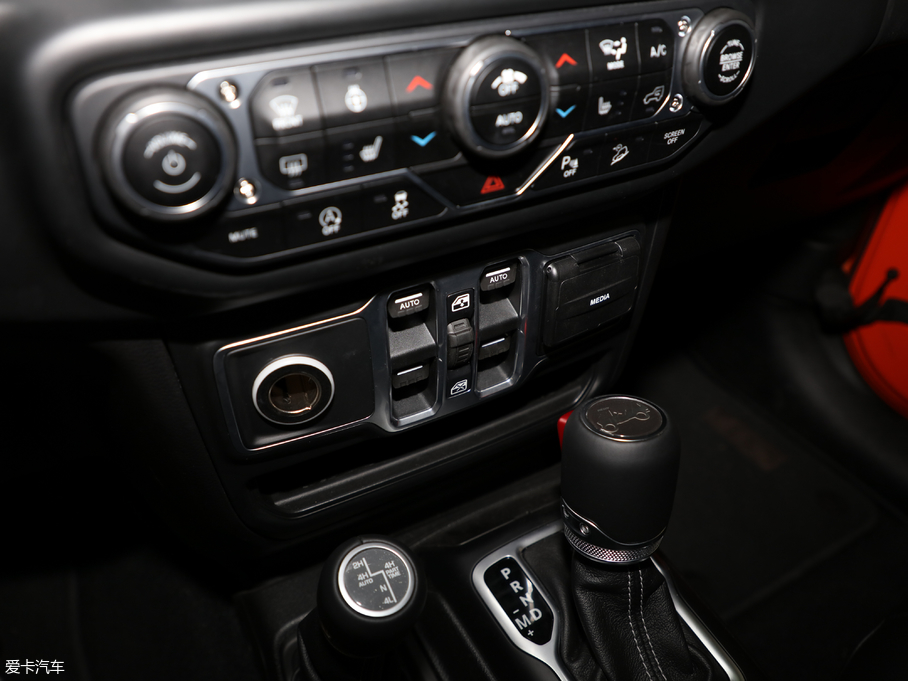 2018R 2.0T SaharaT(mn)