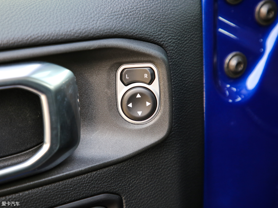 2018R 2.0T SaharaT(mn)