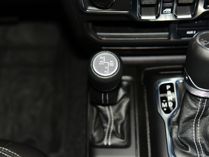 20182.0T SaharaT п؅^