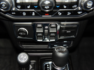 20182.0T SaharaT п؅^