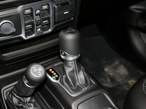 20182.0T SaharaT п؅^