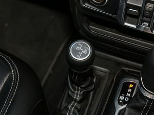 20182.0T SaharaT п؅^