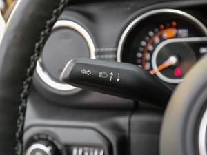 20182.0T SaharaT п؅^