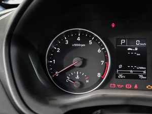 2018款1.6L 自动逸心版 国V 中控区