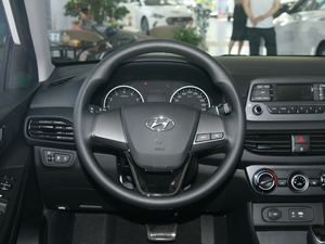 2018款1.6L 自动悦目版 国V 方向盘