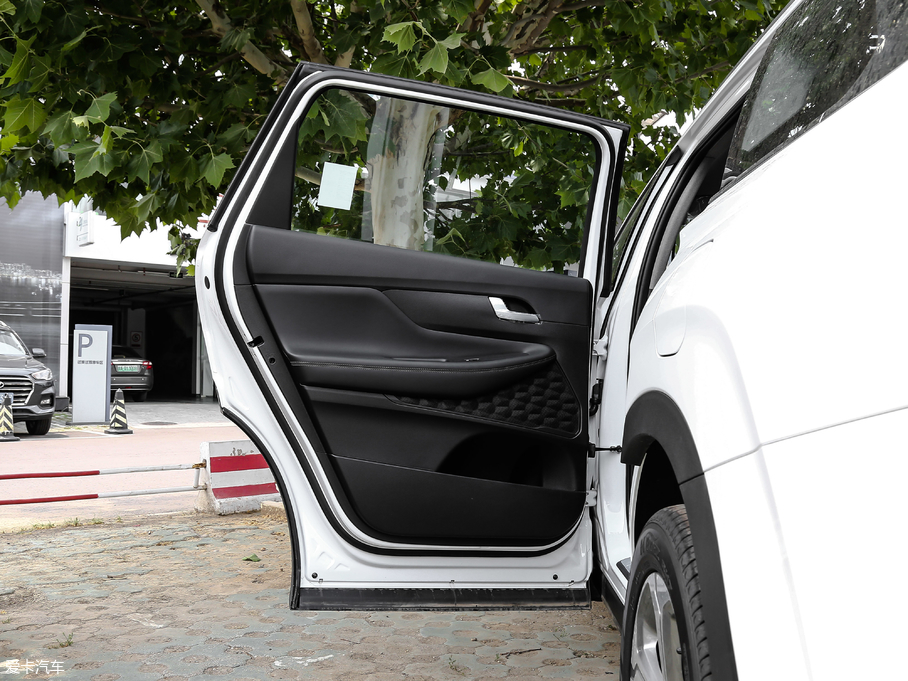 2019F_ Ĵ_ 380 TGDi DLX Ԅ